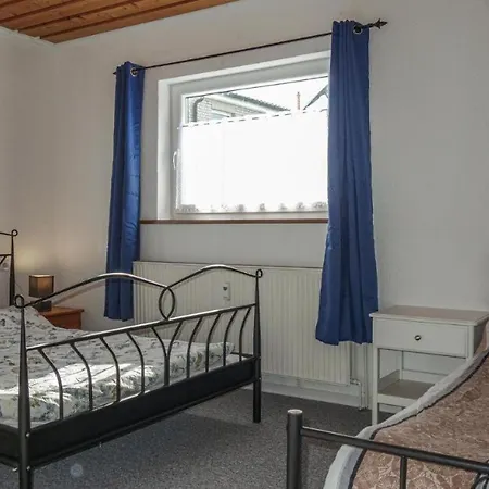 Kleines Haus 110m2 In Mit Garten, Wifi Und 3 Schlafzimmern Appartement *