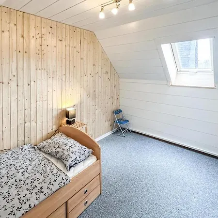 Kleines Haus 110m2 In Mit Garten, Wifi Und 3 Schlafzimmern * Lilienthal (Lower-Saxony)